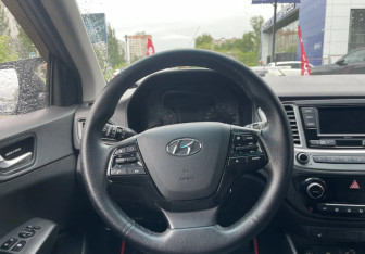 Подержанный автомобиль Hyundai Solaris Sedan 2020 года (12 фото)