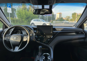 Подержанный автомобиль Toyota Camry Sedan 2021 года (11 фото)