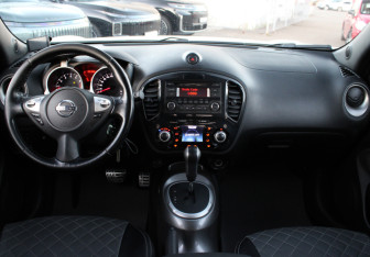 Подержанный автомобиль Nissan Juke 2011 года (9 фото)