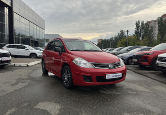 Подержанный автомобиль Nissan Tiida Hatchback 2012 года (3 фото)