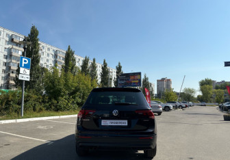 Подержанный автомобиль Volkswagen Tiguan 2018 года (6 фото)
