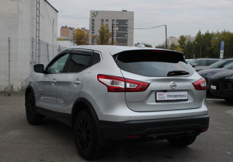 Подержанный автомобиль Nissan Qashqai 2018 года (6 фото)