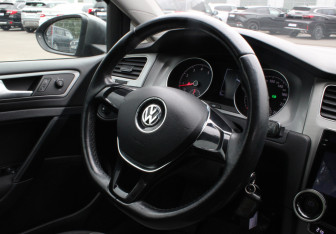 Подержанный автомобиль Volkswagen Golf Hatchback 2013 года (13 фото)