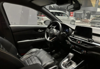 Подержанный автомобиль Kia Cerato Sedan 2020 года (10 фото)