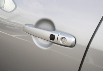 Подержанный автомобиль Toyota RAV4 2011 года (20 фото)