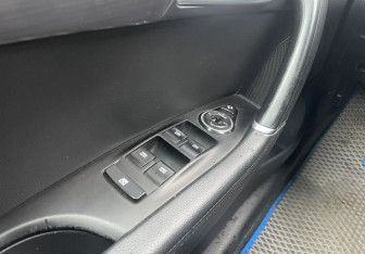 Подержанный автомобиль Hyundai i40 Sedan 2013 года (16 фото)
