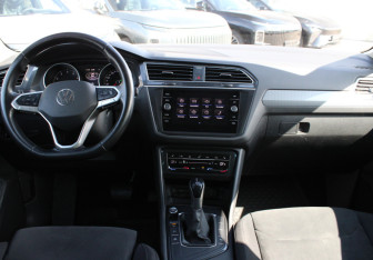 Подержанный автомобиль Volkswagen Tiguan 2021 года (9 фото)