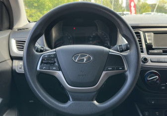 Подержанный автомобиль Hyundai Solaris Sedan 2020 года (14 фото)
