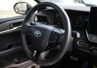 Подержанный автомобиль Toyota Camry Sedan 2024 года (14 фото)