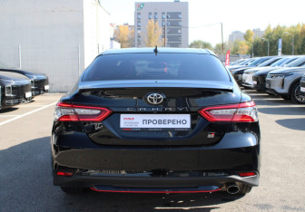 Подержанный автомобиль Toyota Camry Sedan 2021 года (5 фото)