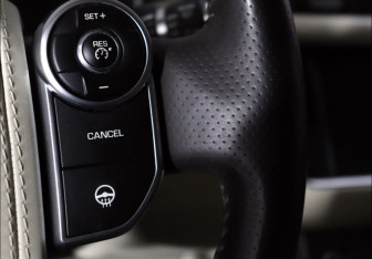 Подержанный автомобиль Land Rover Range Rover Sport 2014 года (16 фото)