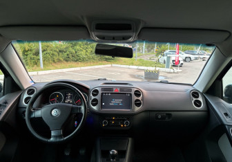 Подержанный автомобиль Volkswagen Tiguan 2010 года (11 фото)