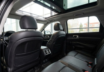 Подержанный автомобиль Kia Sorento 2021 года (13 фото)
