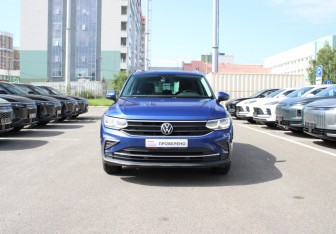 Подержанный автомобиль Volkswagen Tiguan 2021 года (2 фото)