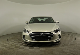 Подержанный автомобиль Hyundai Elantra Sedan 2018 года (2 фото)