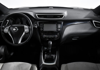 Подержанный автомобиль Nissan Qashqai 2017 года (15 фото)