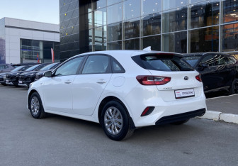 Подержанный автомобиль Kia Ceed Hatchback 2019 года (7 фото)