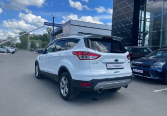 Подержанный автомобиль Ford Kuga 2014 года (5 фото)