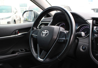 Подержанный автомобиль Toyota Camry Sedan 2018 года (13 фото)