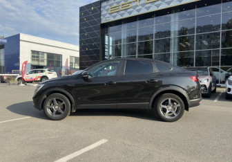 Подержанный автомобиль Renault Arkana 2019 года (8 фото)