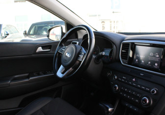 Подержанный автомобиль Kia Sportage 2019 года (8 фото)