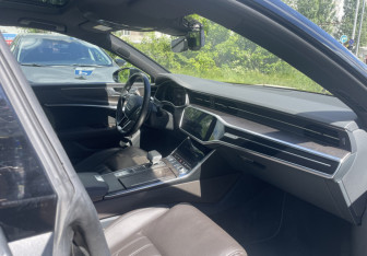 Подержанный автомобиль Audi A7 2020 года (9 фото)