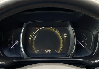 Подержанный автомобиль Renault Koleos 2017 года (16 фото)