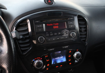 Подержанный автомобиль Nissan Juke 2011 года (11 фото)