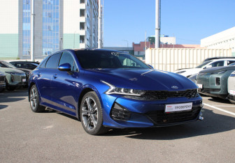 Подержанный автомобиль Kia K5 2021 года (3 фото)