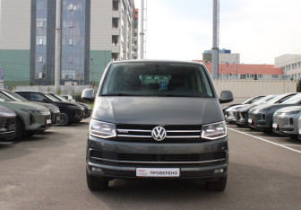 Подержанный автомобиль Volkswagen Multivan 2019 года (2 фото)
