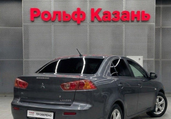 Подержанный автомобиль Mitsubishi Lancer Sedan 2008 года (5 фото)