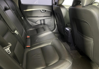 Подержанный автомобиль Volvo XC70 2011 года (10 фото)