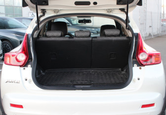 Подержанный автомобиль Nissan Juke 2011 года (17 фото)