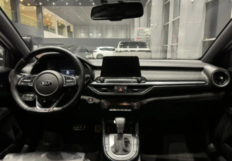 Подержанный автомобиль Kia Cerato Sedan 2020 года (12 фото)