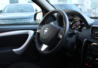 Подержанный автомобиль Nissan Terrano 2018 года (12 фото)