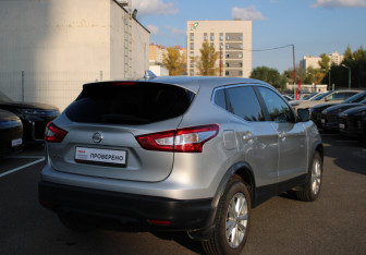 Подержанный автомобиль Nissan Qashqai 2018 года (2 фото)