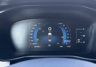 Подержанный автомобиль Geely Atlas Pro 2023 года (16 фото)