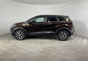 Подержанный автомобиль Renault Kaptur 2018 года (8 фото)