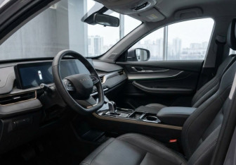 Подержанный автомобиль Exeed LX 2023 года (11 фото)