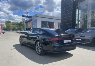 Подержанный автомобиль Audi A7 2020 года (7 фото)