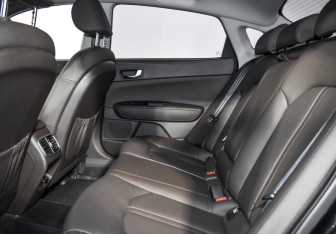 Подержанный автомобиль Kia Optima Sedan 2019 года (12 фото)