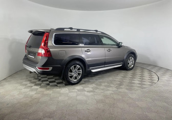 Подержанный автомобиль Volvo XC70 2011 года (4 фото)