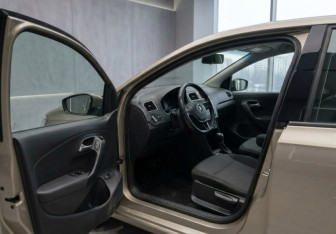 Подержанный автомобиль Volkswagen Polo Sedan 2017 года (6 фото)