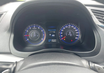 Подержанный автомобиль Hyundai i40 Sedan 2013 года (15 фото)