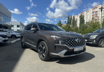 Подержанный автомобиль Hyundai Santa Fe 2020 года (3 фото)