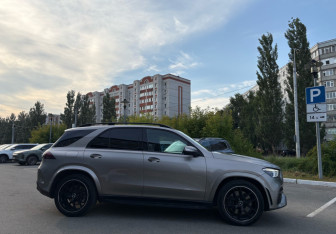 Подержанный автомобиль Mercedes-Benz GLE 2019 года (4 фото)