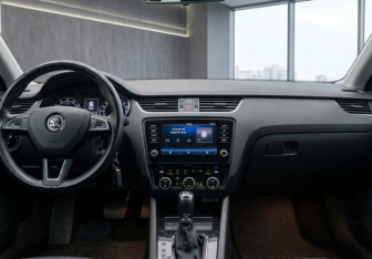 Подержанный автомобиль Skoda Octavia Liftback 2017 года (7 фото)