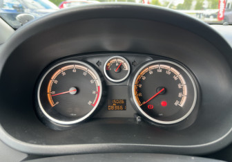 Подержанный автомобиль Opel Corsa 2011 года (15 фото)