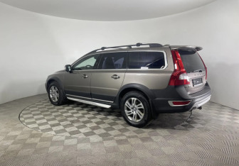 Подержанный автомобиль Volvo XC70 2011 года (7 фото)