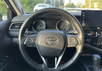 Подержанный автомобиль Toyota Camry Sedan 2021 года (14 фото)